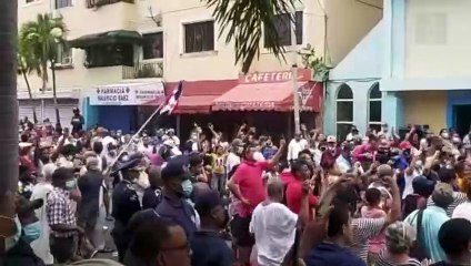 Así fue la emotiva despedida a Johnny Ventura en el club Mauricio Báez