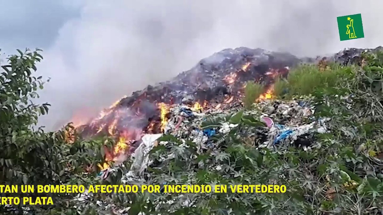 Reportan un Bombero afectado por incendio en vertedero de Puerto Plata.