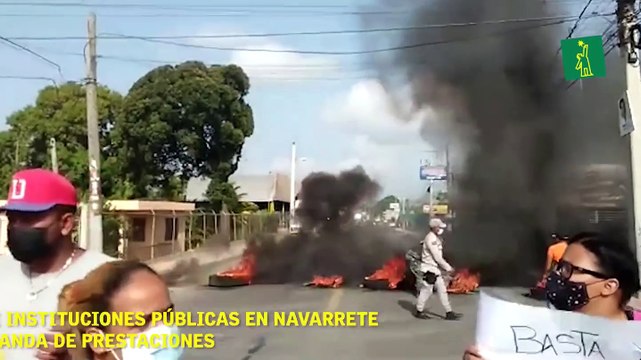 Desvinculados de instituciones públicas en Navarrete protestan en demanda de prestaciones