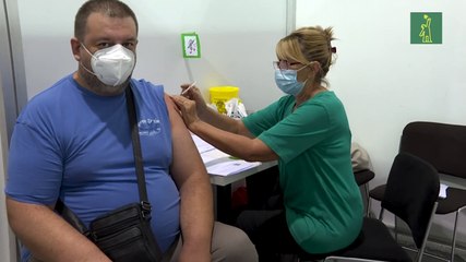 Papa Francisco pide vacunarse contra COVID-19 como "un acto de amor"