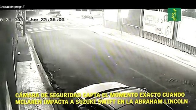 Cámara de seguridad capta el momento exacto cuando McLaren impacta a Suzuki Swift en la Abraham Lincoln
