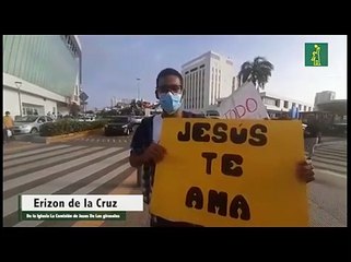 Jóvenes Muestran Mensaje De Jesus en los semáforo
