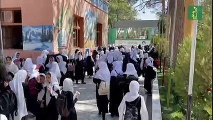 Los talibanes garantizan que las estudiantes volverán a la escuela "lo antes posible"