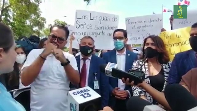 Sordos reclaman ante el Congreso Nacional aprobación ley regularía lenguaje de señas