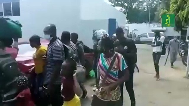 PN apresa chofer transportaba 28 haitianos indocumentados en Valverde, entre ellos siete menores.