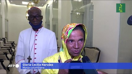 El papa saluda a monja colombiana recién liberada en Malí tras años de secuestro