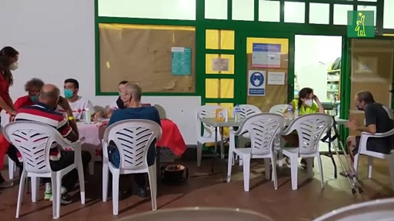 Medio centenar más de viviendas evacuadas, nuevas vidas pausadas por el volcán en La Palma