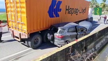 Patana se llevó una jeepeta mientras el conductor compraba agua