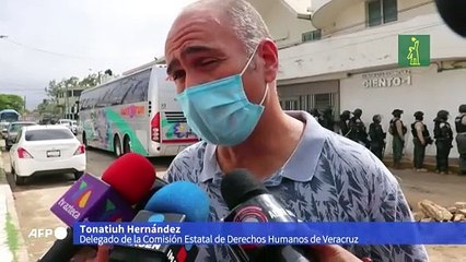 Rescatan en México a 600 migrantes que viajaban en tráileres