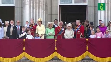 Reina Isabel II guardará reposo "al menos" dos semanas más