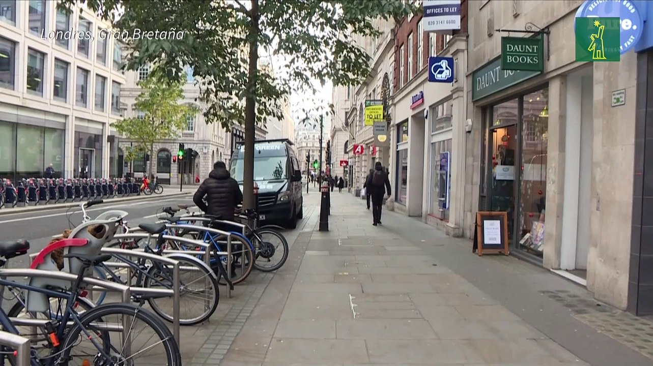 Ómicron se propaga más rápidamente y las vacunas son menos efectivas, dice OMS