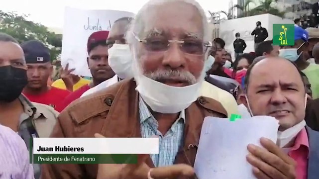 Juan Hubieres: “Aquí ponen los precios de los combustibles la Total y el embajador de Francia”