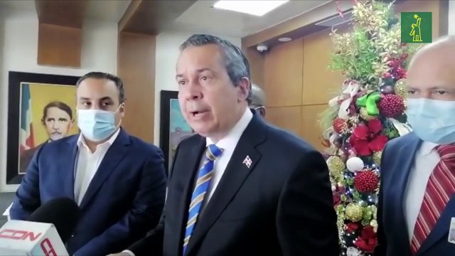 PRM entrega padrón de militantes ante la JCE