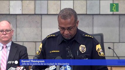 Imputan por cinco homicidios a hombre que embistió desfile navideño en EEUU