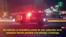 Carro se incendia en la entrada de Santiago