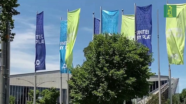 Djokovic admite errores en documentos mientras Australia considera su deportación