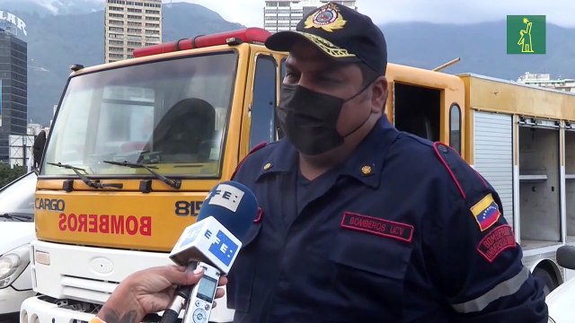 Bomberos venezolanos, sin recursos pero con audacia para salvar al oficio de la crisis