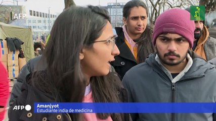 Estudiantes africanos e indios denuncian discriminación en la frontera de Ucrania