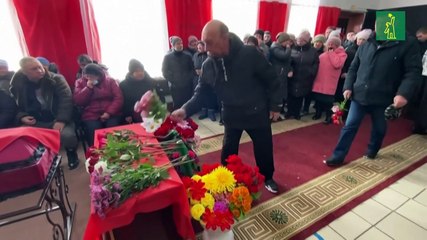 Un pueblo remoto de Siberia despide a su joven "patriota" muerto en Ucrania