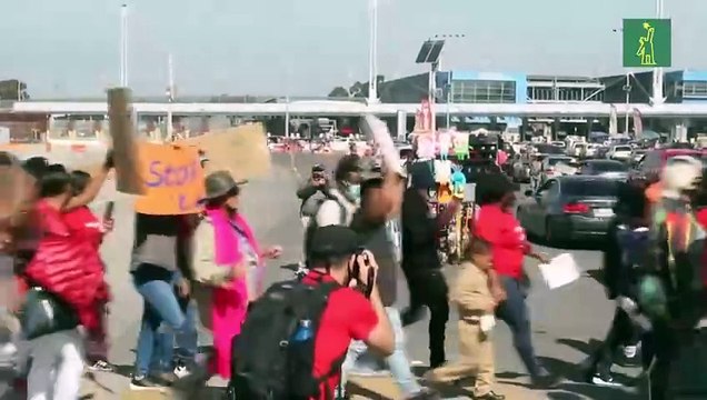 Activistas piden en Tijuana en contra del Título 42 de expulsión de migrantes