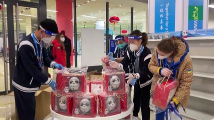 Ni la tabla ni el esquí, el rey de los JJ. OO. es un codiciado panda de hielo