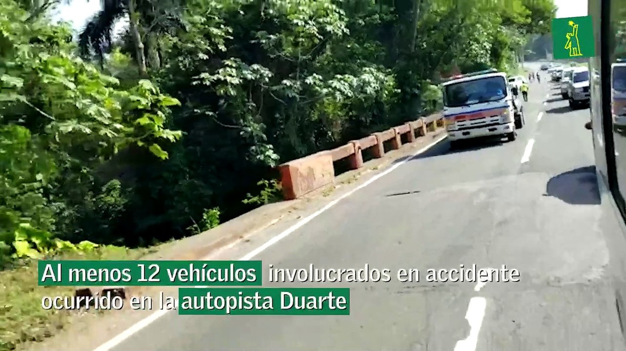Al menos 12 vehículos  involucrados en accidente ocurrido en la autopista Duarte