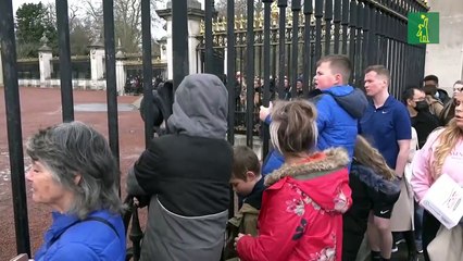 Isabel II prepara su sucesión con un gesto a Carlos en el Jubileo de Platino