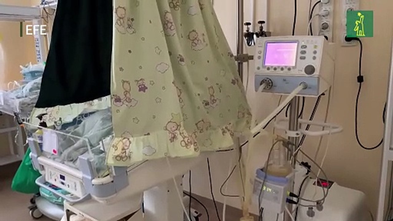 Algunos bebés se protegen en búnkeres en Ucrania, pero otros no tienen opción