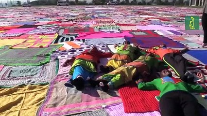 Sudáfrica teje una manta solidaria de 6 km2 en honor al legado de Mandela