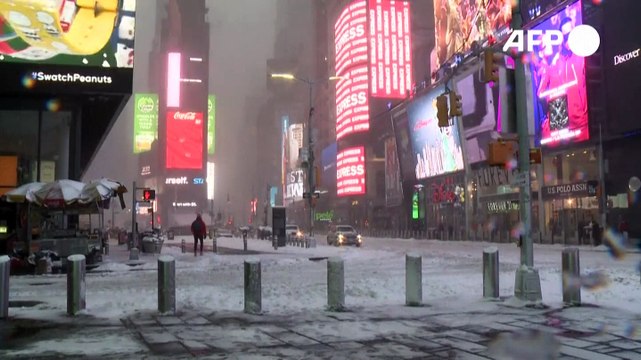 Miles de vuelos cancelados en el este de EEUU por una tormenta invernal