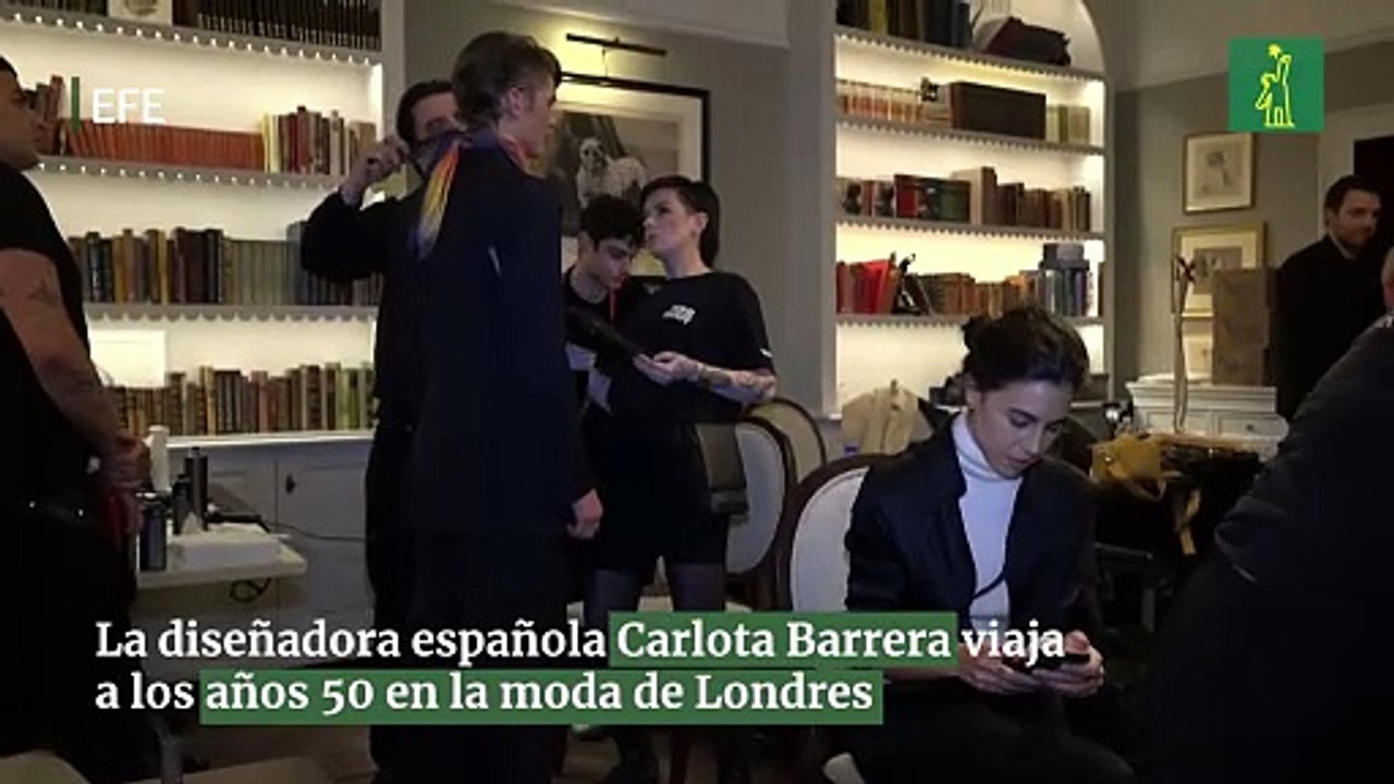 La diseñadora española Carlota Barrera viaja a los años 50 en la moda de Londres