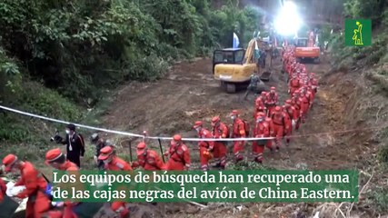 Equipos de búsqueda recuperan una caja negra del avión accidentado en China