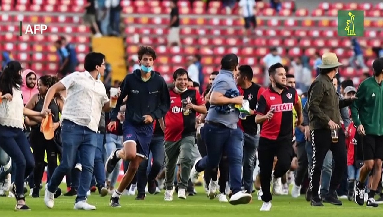 Una veintena de heridos por violencia en partido de fútbol en México