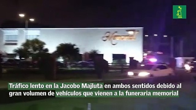 Tráfico lento en la Jacobo Majluta en ambos sentidos debido al gran volumen de vehículos que vienen a la funeraria memorial