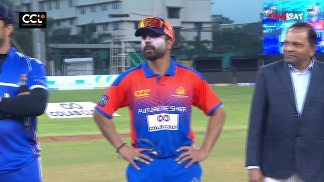 CCL 2025 : టాస్ ఓడినా తగ్గేదెలా అంటున్న కిచ్చ..| Punjab de sher VS Karnataka Bulldozers | FIlmibeat