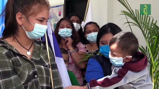 Centenares de extranjeros avanzan tras cerrar oficina migratoria en Tapachula