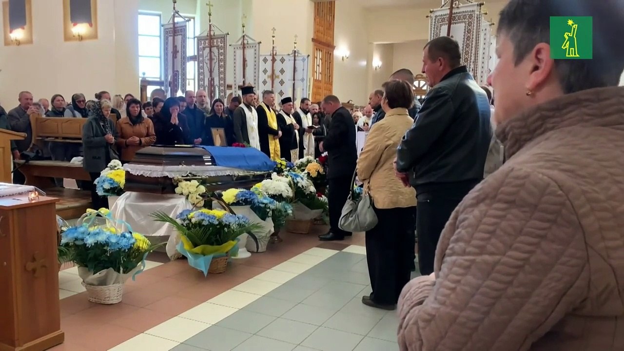 Novoiavorivsk despide a uno de sus soldados tras sentir cerca los misiles