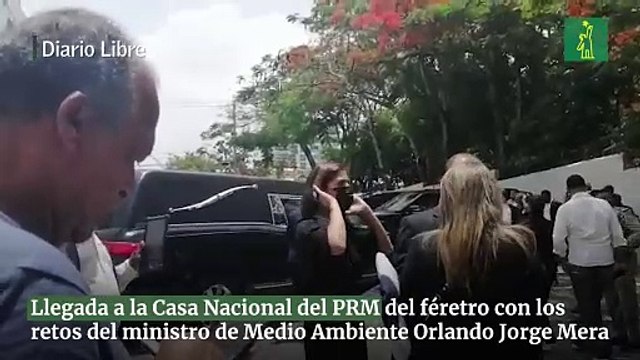 Llegada a la Casa Nacional del PRM del féretro con los retos del ministro de Medio Ambiente Orlando Jorge Mera