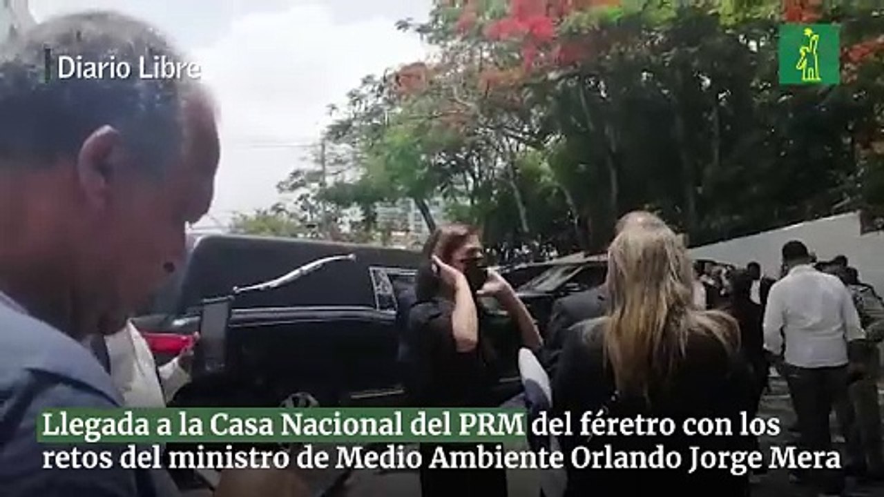 Llegada a la Casa Nacional del PRM del féretro con los retos del ministro de Medio Ambiente Orlando Jorge Mera