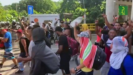 Caravana migrante encabezada por venezolanos parte desde sur de México