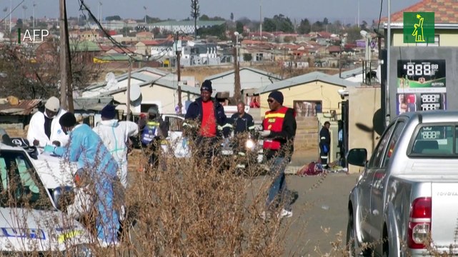 Al menos una veintena de muertos en Sudáfrica en dos tiroteos en bares