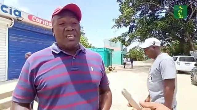 Pobladores de la comunidad Juan Tomás de La Victoria queman gomas por el arreglo de calles