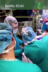 QUE COSAS! - Canta mientras le operan un tumor