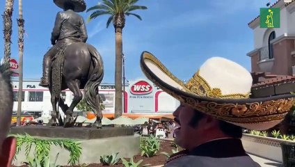 Los Ángeles inaugura una estatua en honor a Vicente Fernández