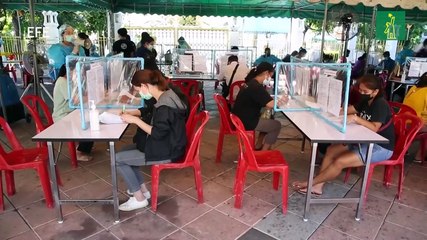 Tailandia se quita la mascarilla en exteriores y relaja entrada de turistas