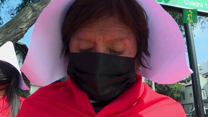 Mujeres piden "auxilio" a Bachelet ante la violencia en Perú