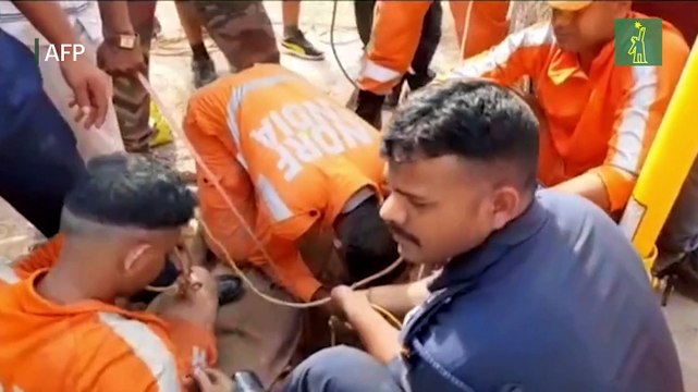 Operación en curso en India para salvar a un niño sordomudo atrapado en un pozo