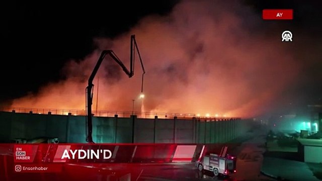 Aydın'da kağıt fabrikasının depolama alanında çıkan yangına müdahale sürüyor