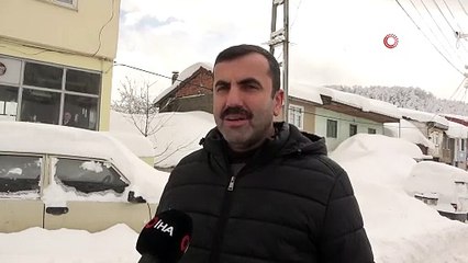 10 gündür durmuyor: Bir ilçe kara gömüldü, araçlar kayboldu