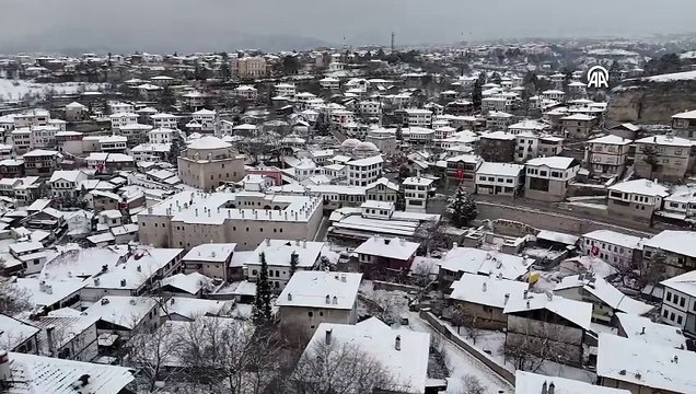Dünya buraya akın ediyor: Osmanlı'nın parmak izi beyaza büründü